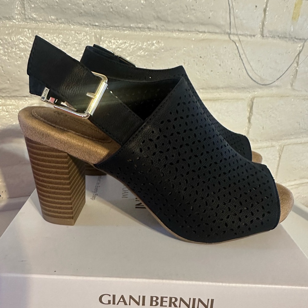 Giani Bernini Black and Tan Heeled Sandals